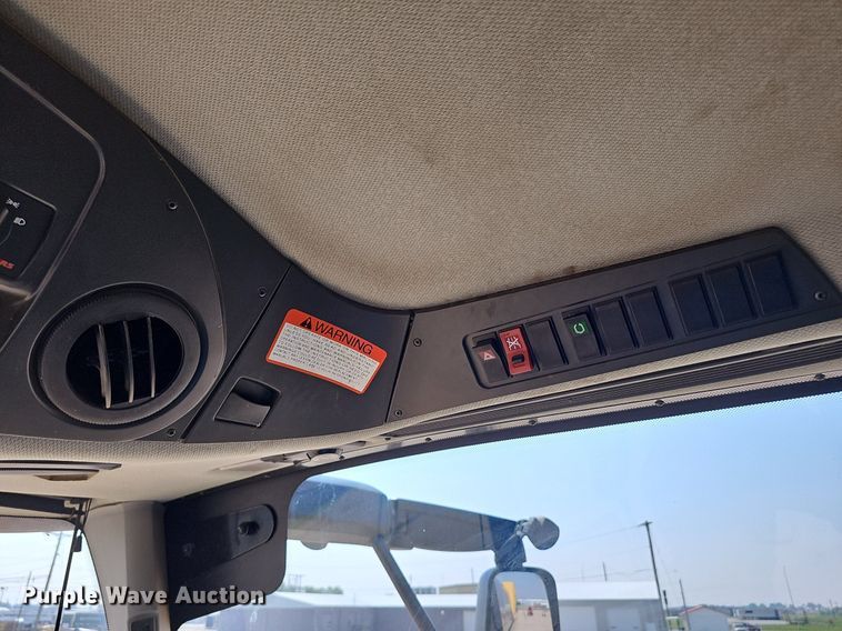 image for item DP0914 2012 Claas 750  combine