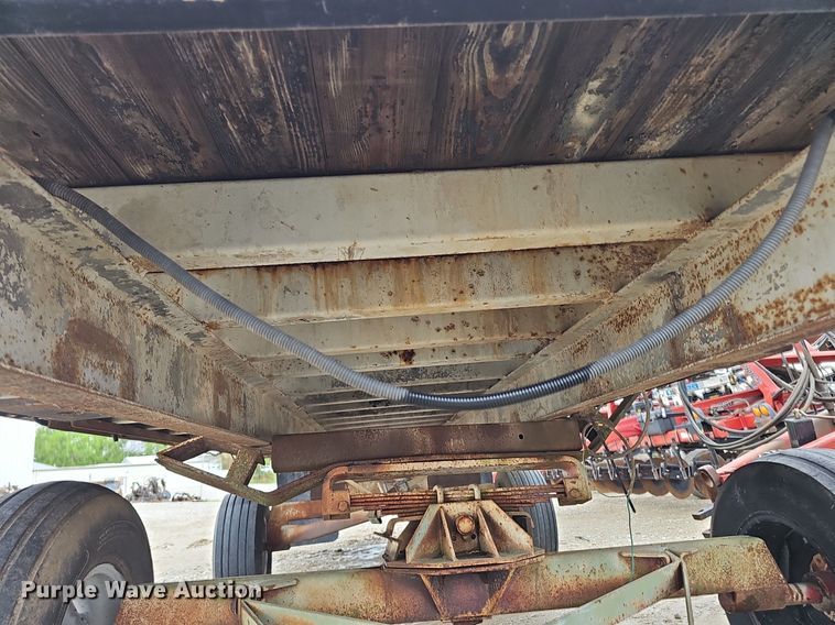 image for item DP0932 Knapheide flatbed with tank