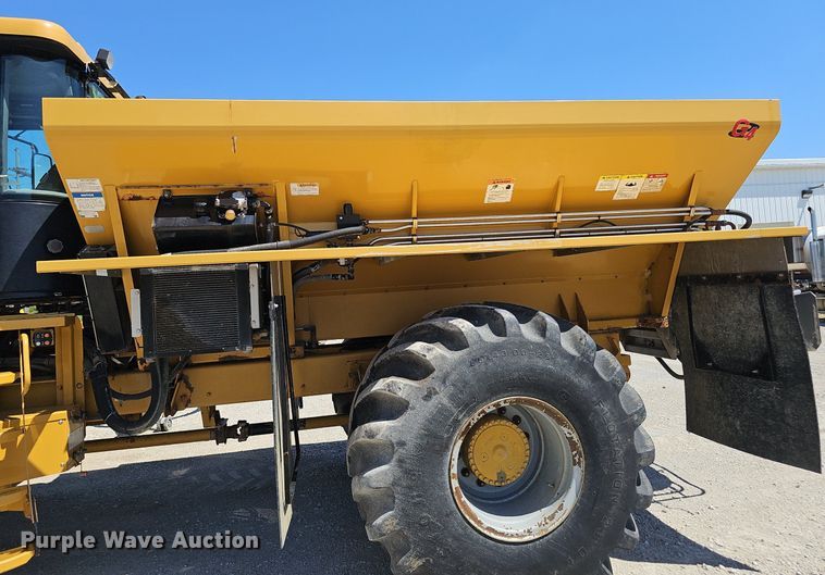 image for item DP0934 2010 TerraGator 8204 spreader