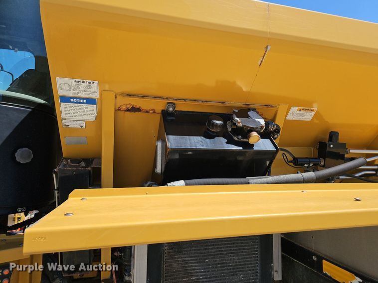 image for item DP0934 2010 TerraGator 8204 spreader