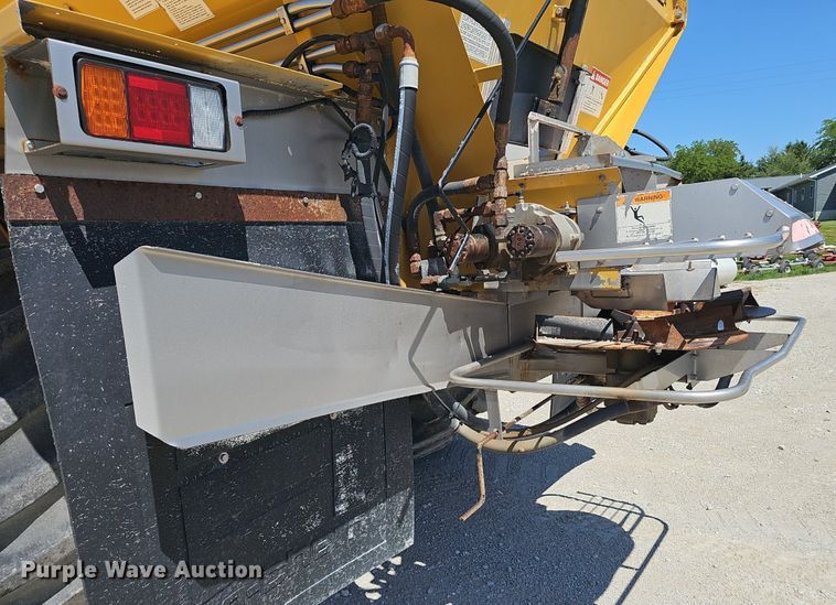 image for item DP0934 2010 TerraGator 8204 spreader