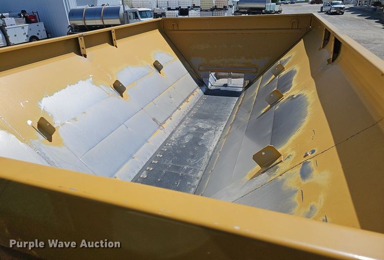 image for item DP0934 2010 TerraGator 8204 spreader