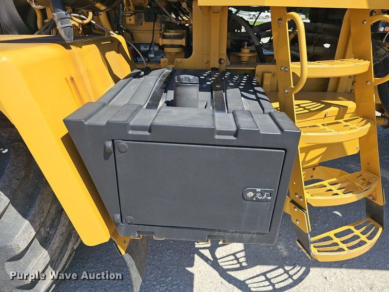 image for item DP0934 2010 TerraGator 8204 spreader