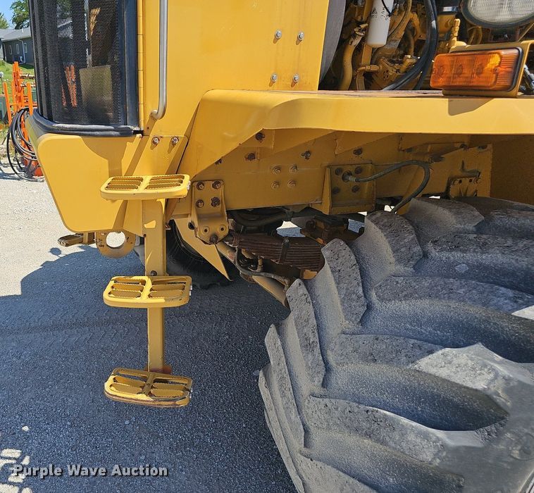 image for item DP0934 2010 TerraGator 8204 spreader