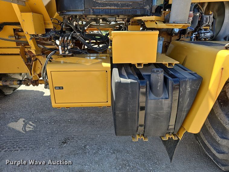 image for item DP0934 2010 TerraGator 8204 spreader