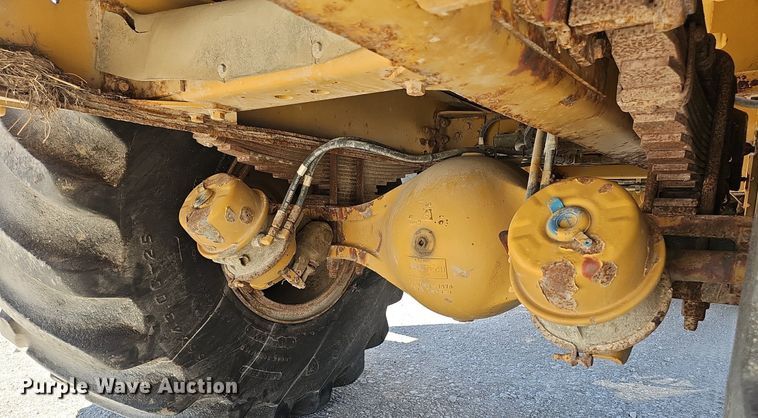 image for item DP0934 2010 TerraGator 8204 spreader