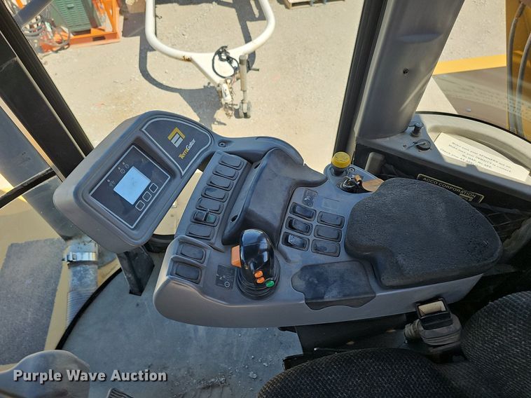 image for item DP0934 2010 TerraGator 8204 spreader