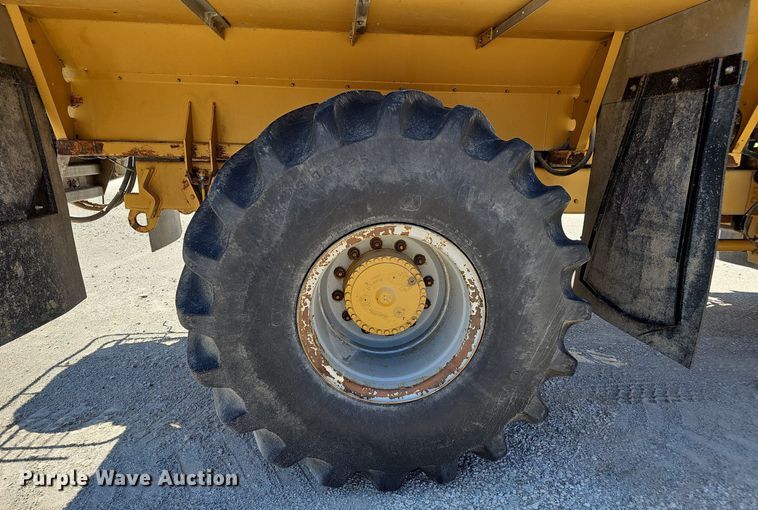 image for item DP0934 2010 TerraGator 8204 spreader