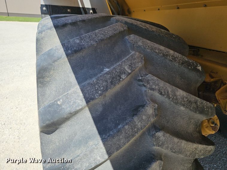 image for item DP0934 2010 TerraGator 8204 spreader