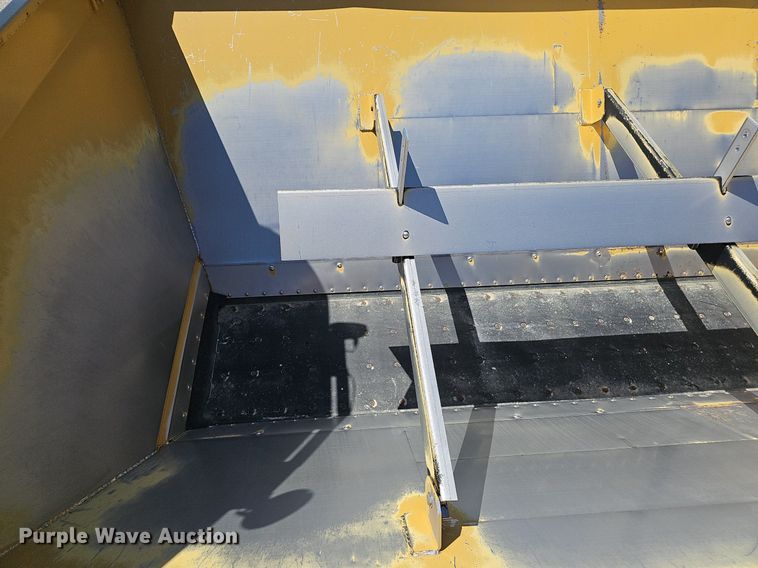 image for item DP0935 2010 TerraGator 8204 spreader