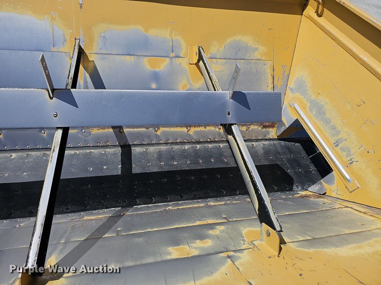 image for item DP0935 2010 TerraGator 8204 spreader