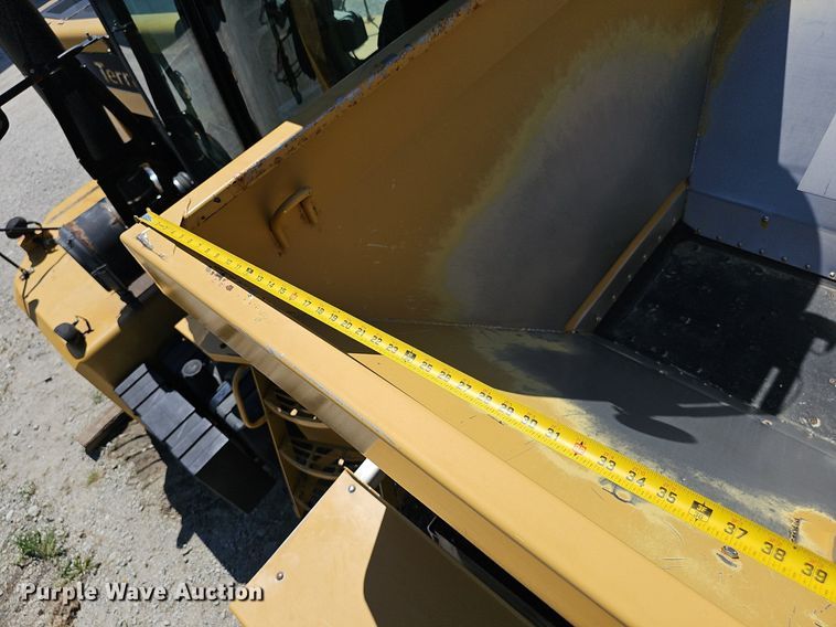 image for item DP0935 2010 TerraGator 8204 spreader
