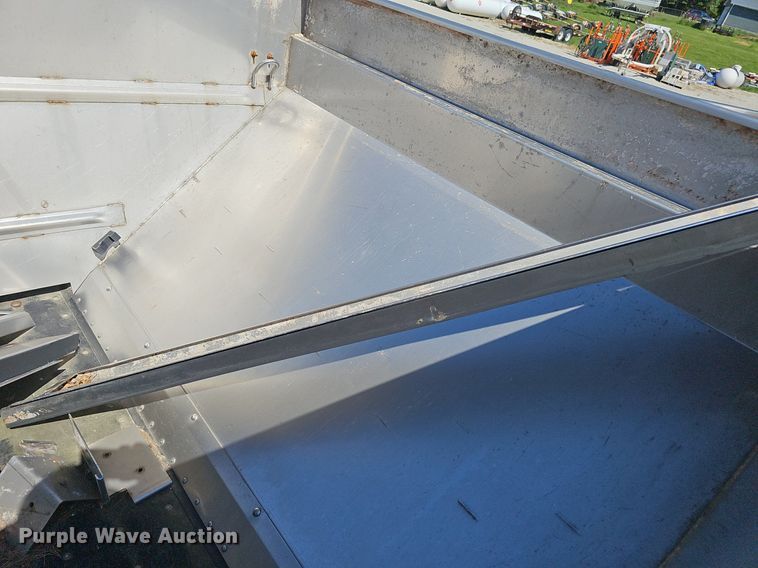 image for item DP0935 2010 TerraGator 8204 spreader