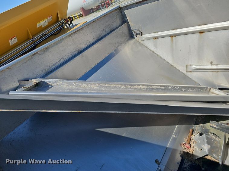 image for item DP0935 2010 TerraGator 8204 spreader