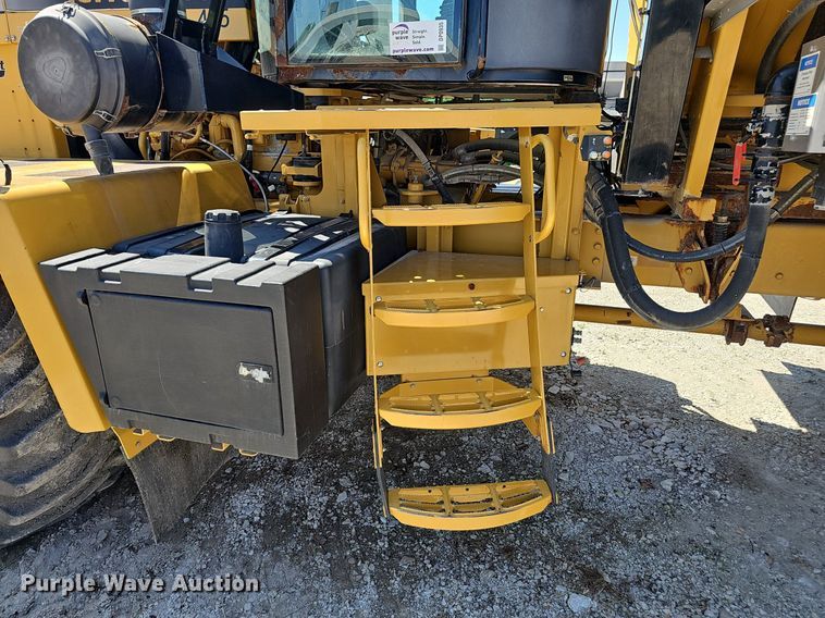 image for item DP0935 2010 TerraGator 8204 spreader