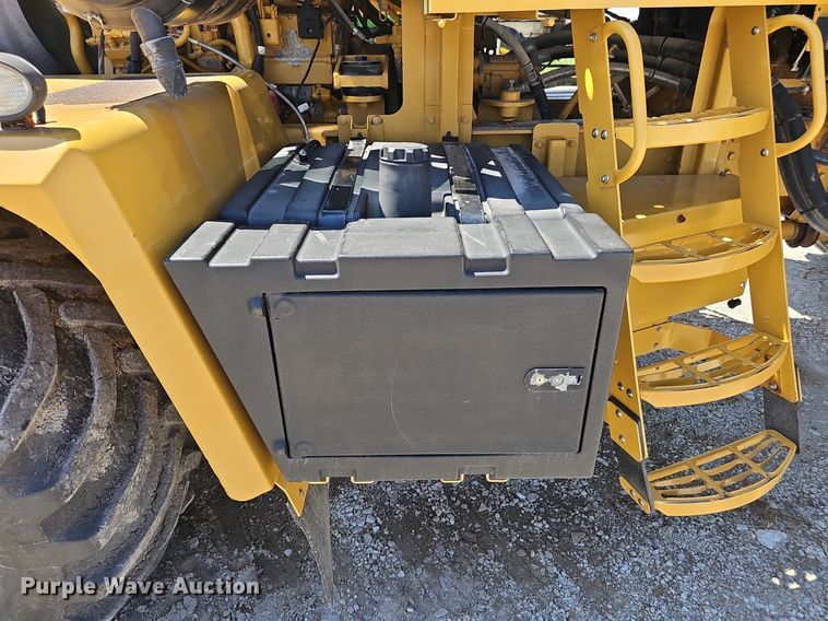 image for item DP0935 2010 TerraGator 8204 spreader