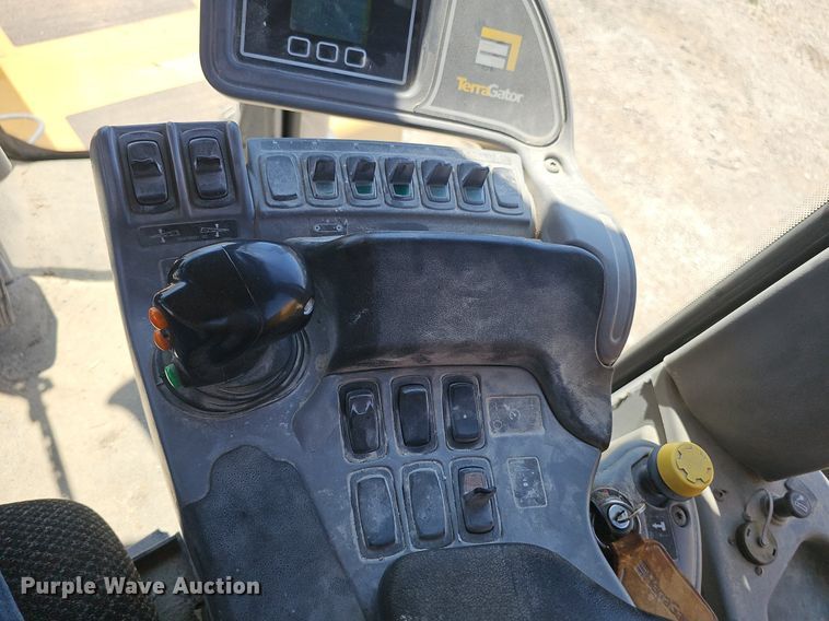 image for item DP0935 2010 TerraGator 8204 spreader