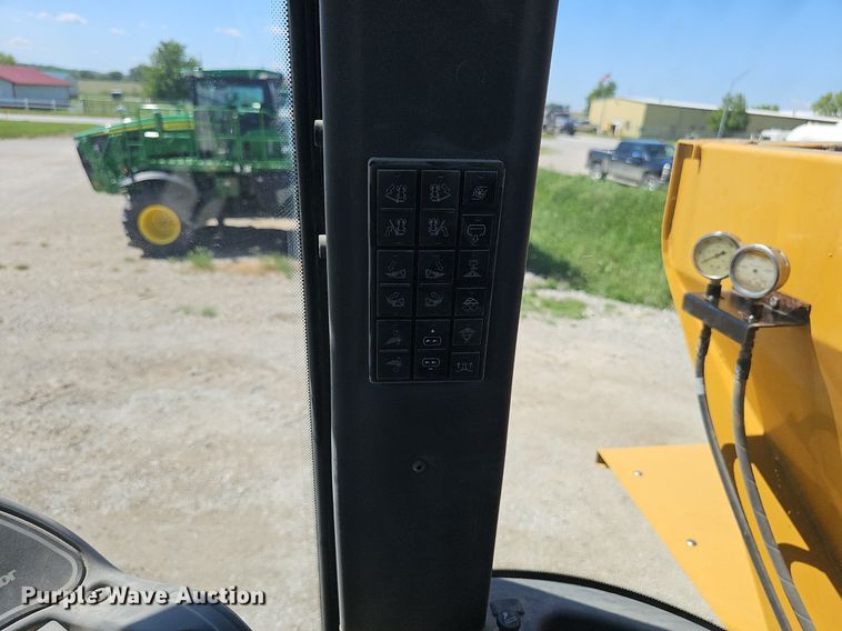 image for item DP0935 2010 TerraGator 8204 spreader