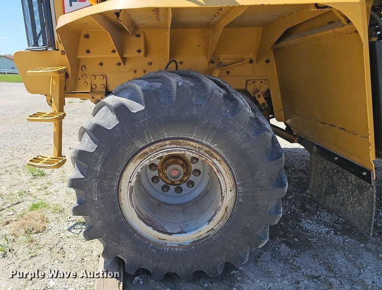 image for item DP0935 2010 TerraGator 8204 spreader