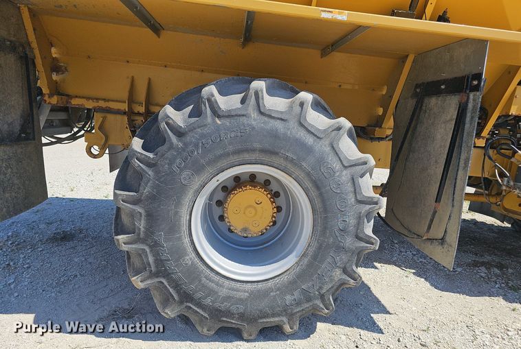 image for item DP0935 2010 TerraGator 8204 spreader