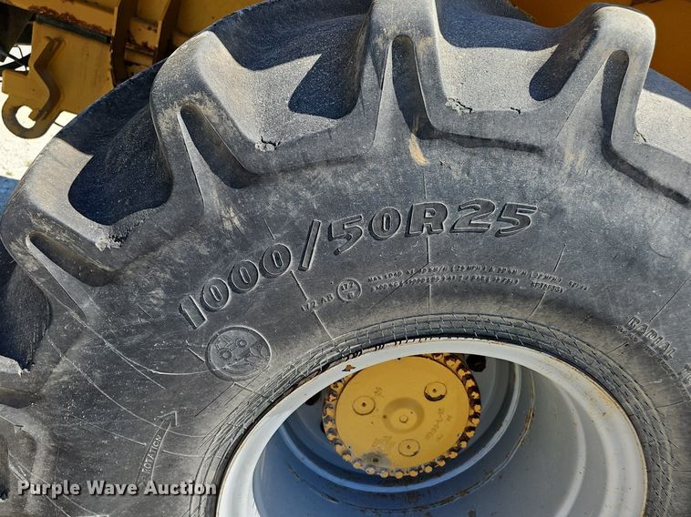 image for item DP0935 2010 TerraGator 8204 spreader