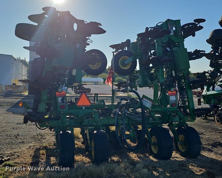 image for item DP6417 John Deere 2510H NH3 applicator