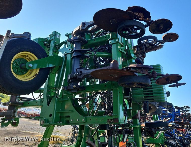 image for item DP6417 John Deere 2510H NH3 applicator