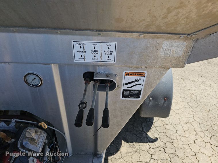 image for item DP6422 Unverferth grain cart