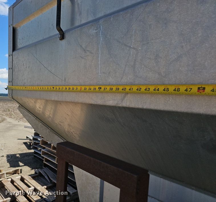 image for item DP6422 Unverferth grain cart