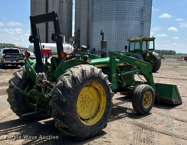 image for item DP8371 1980 John Deere 2640 tractor