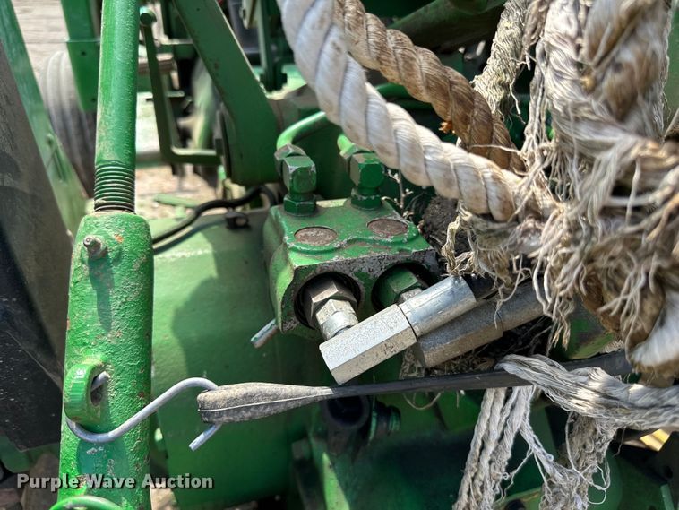 image for item DP8371 1980 John Deere 2640 tractor