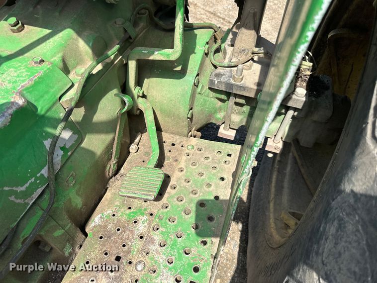 image for item DP8371 1980 John Deere 2640 tractor