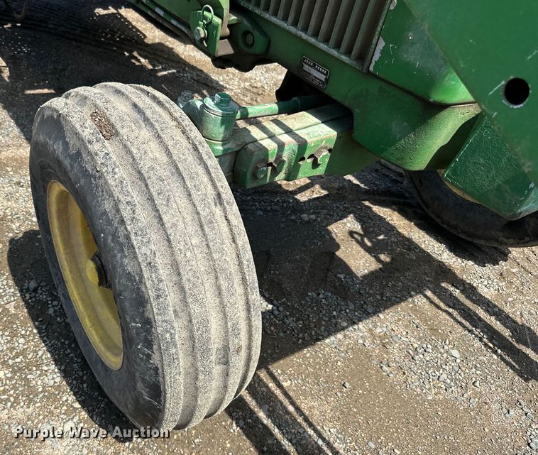 image for item DP8371 1980 John Deere 2640 tractor