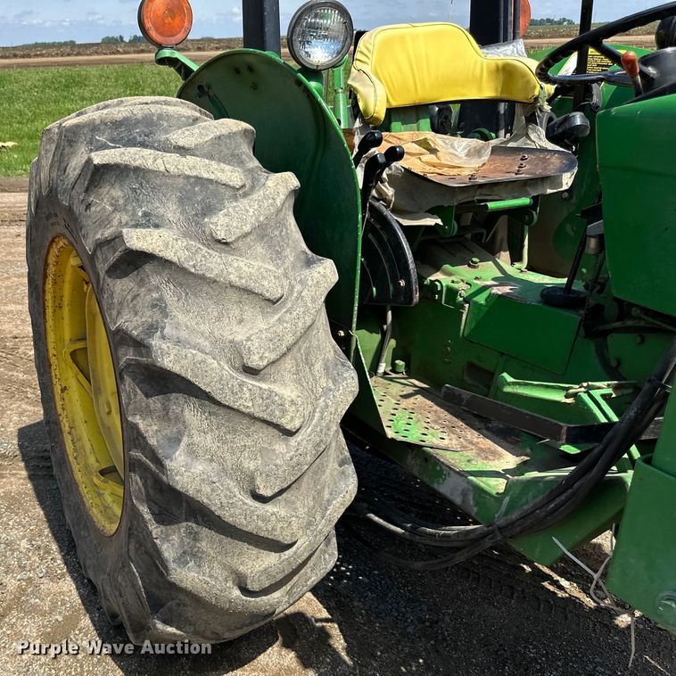 image for item DP8371 1980 John Deere 2640 tractor