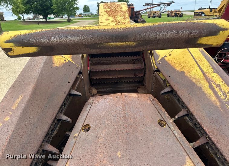 image for item DP8386 New Holland  880R2 forage harvester