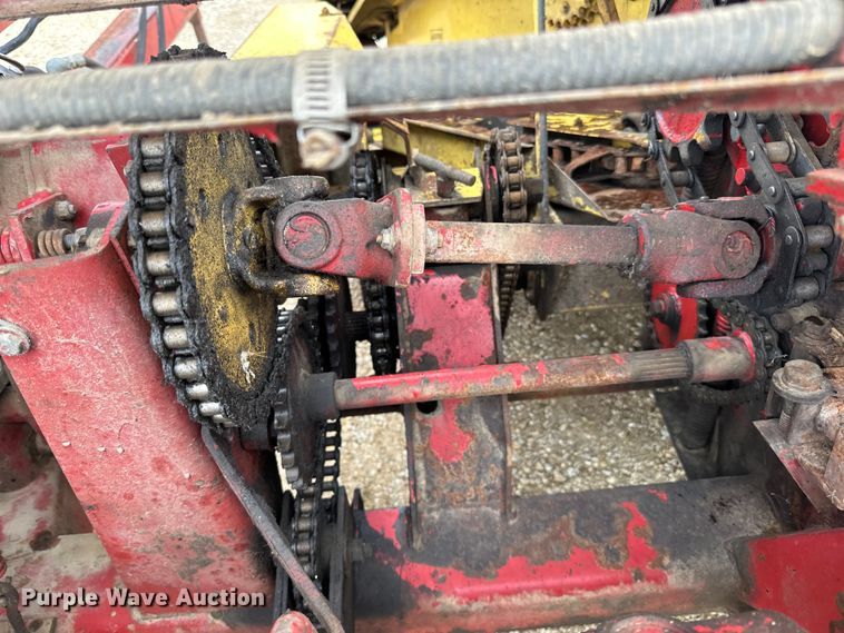 image for item DP8386 New Holland  880R2 forage harvester