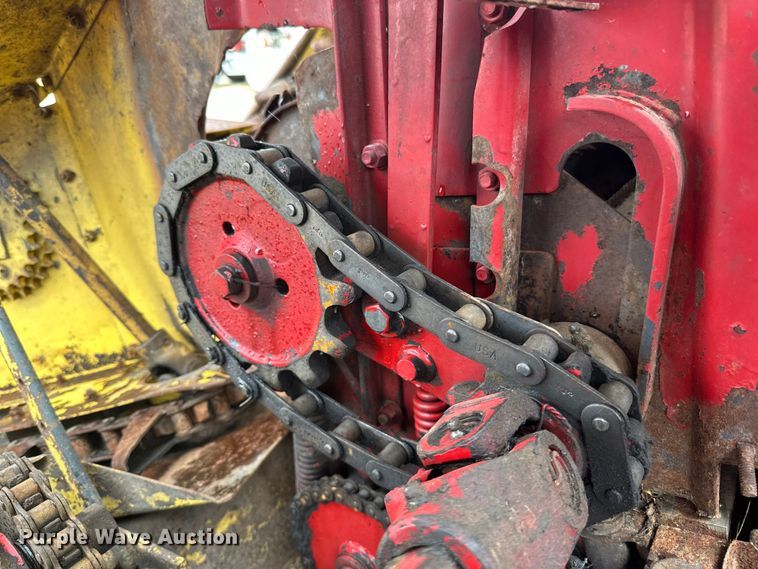 image for item DP8386 New Holland  880R2 forage harvester