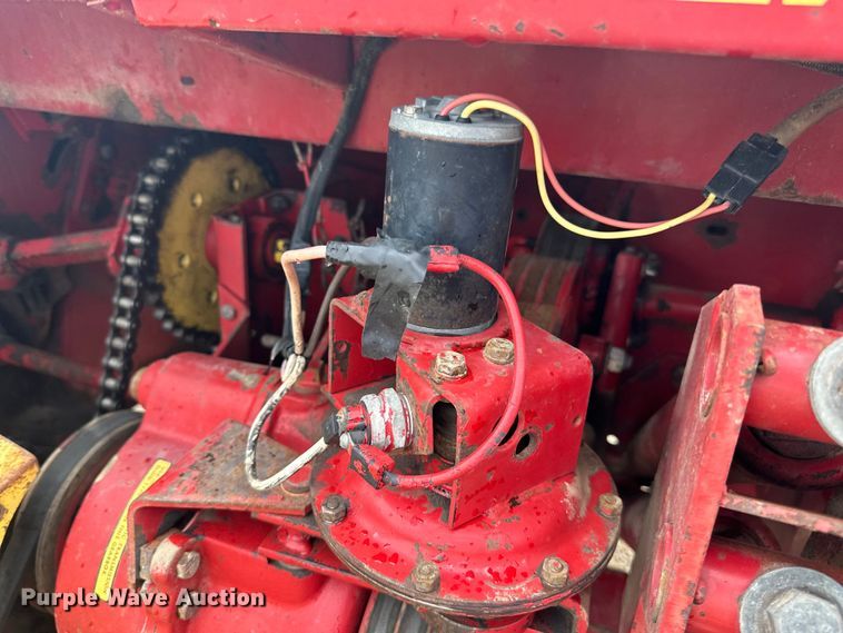 image for item DP8386 New Holland  880R2 forage harvester