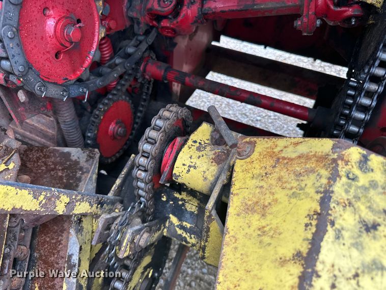 image for item DP8386 New Holland  880R2 forage harvester