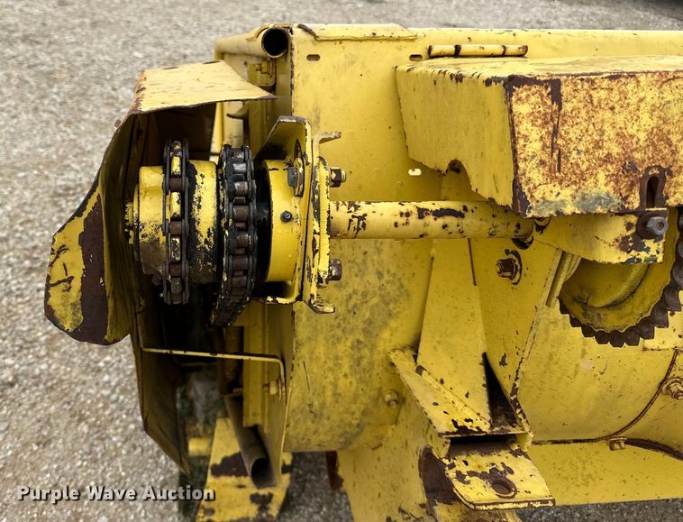 image for item DP8387 New Holland  880W pickup head