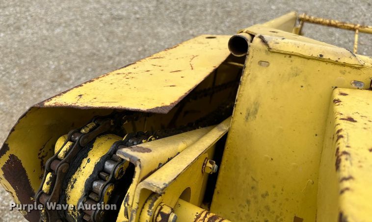 image for item DP8387 New Holland  880W pickup head