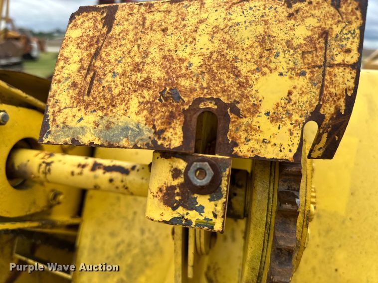 image for item DP8387 New Holland  880W pickup head