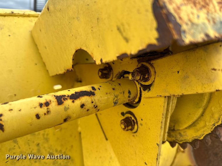 image for item DP8387 New Holland  880W pickup head