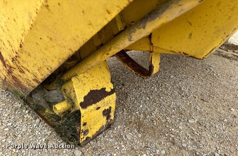 image for item DP8387 New Holland  880W pickup head