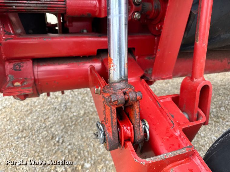 image for item DP8388 New Holland  1465 swather / windrower