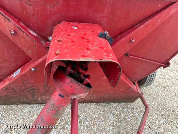 image for item DP8389 New Holland  28 silage blower