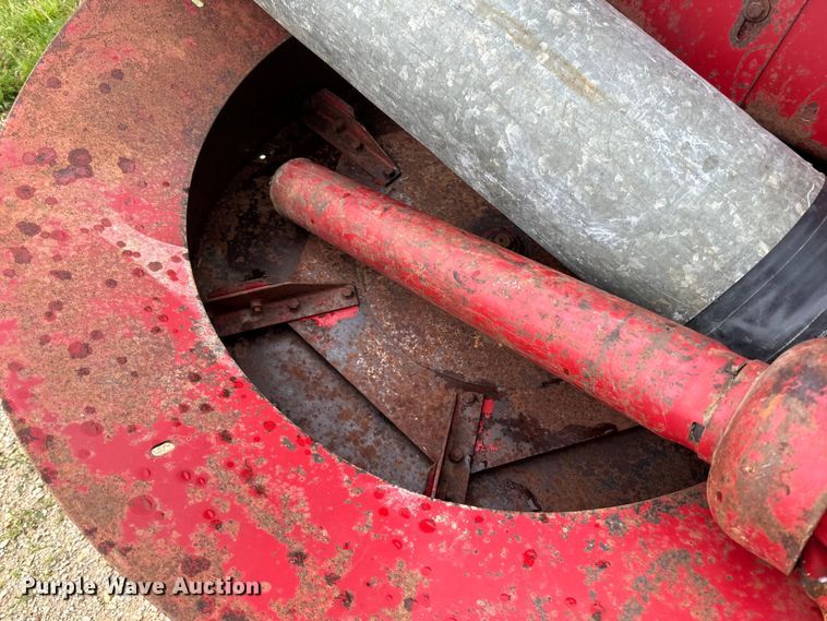 image for item DP8389 New Holland  28 silage blower