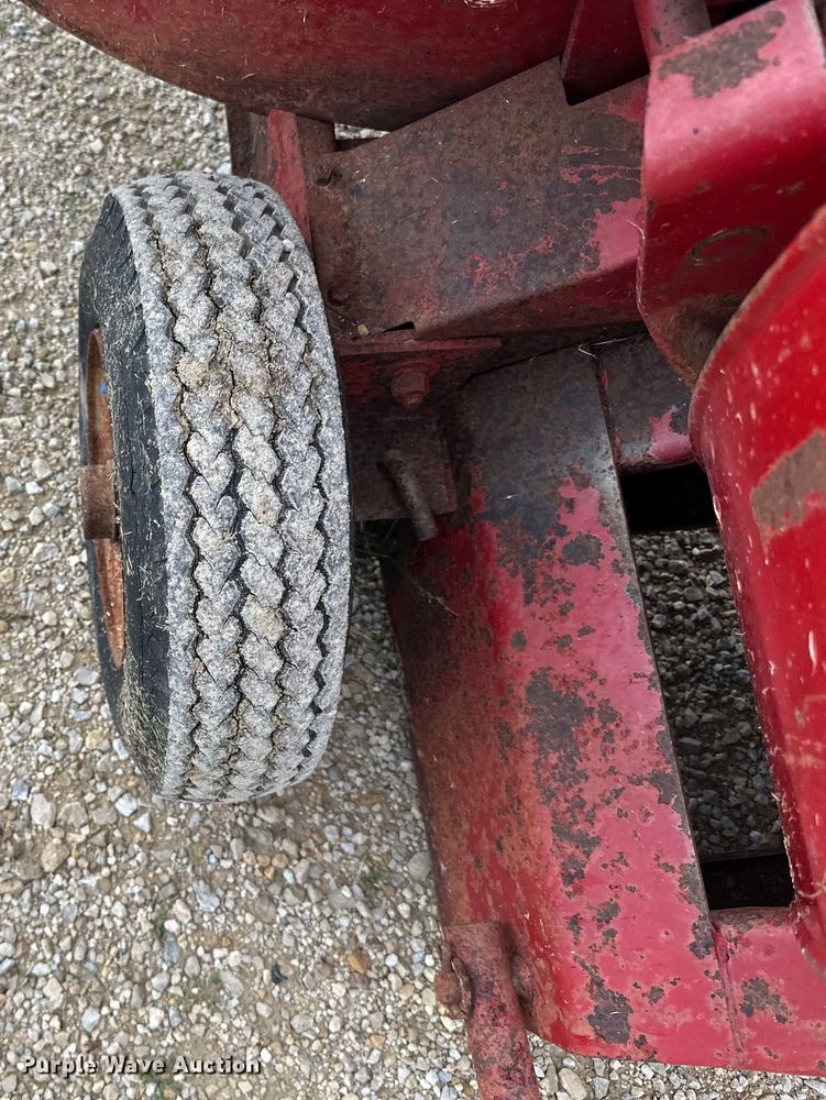 image for item DP8389 New Holland  28 silage blower