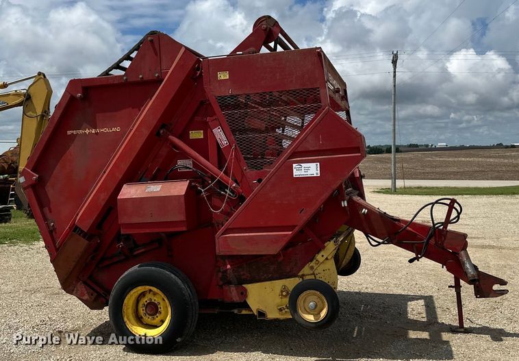 image for item DP8390 New Holland  851 round baler