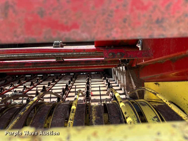 image for item DP8390 New Holland  851 round baler